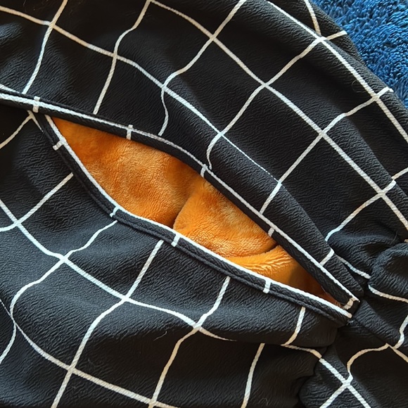 Halter top black and white romper with keyhole cut out in back size S - Picture 4 of 4